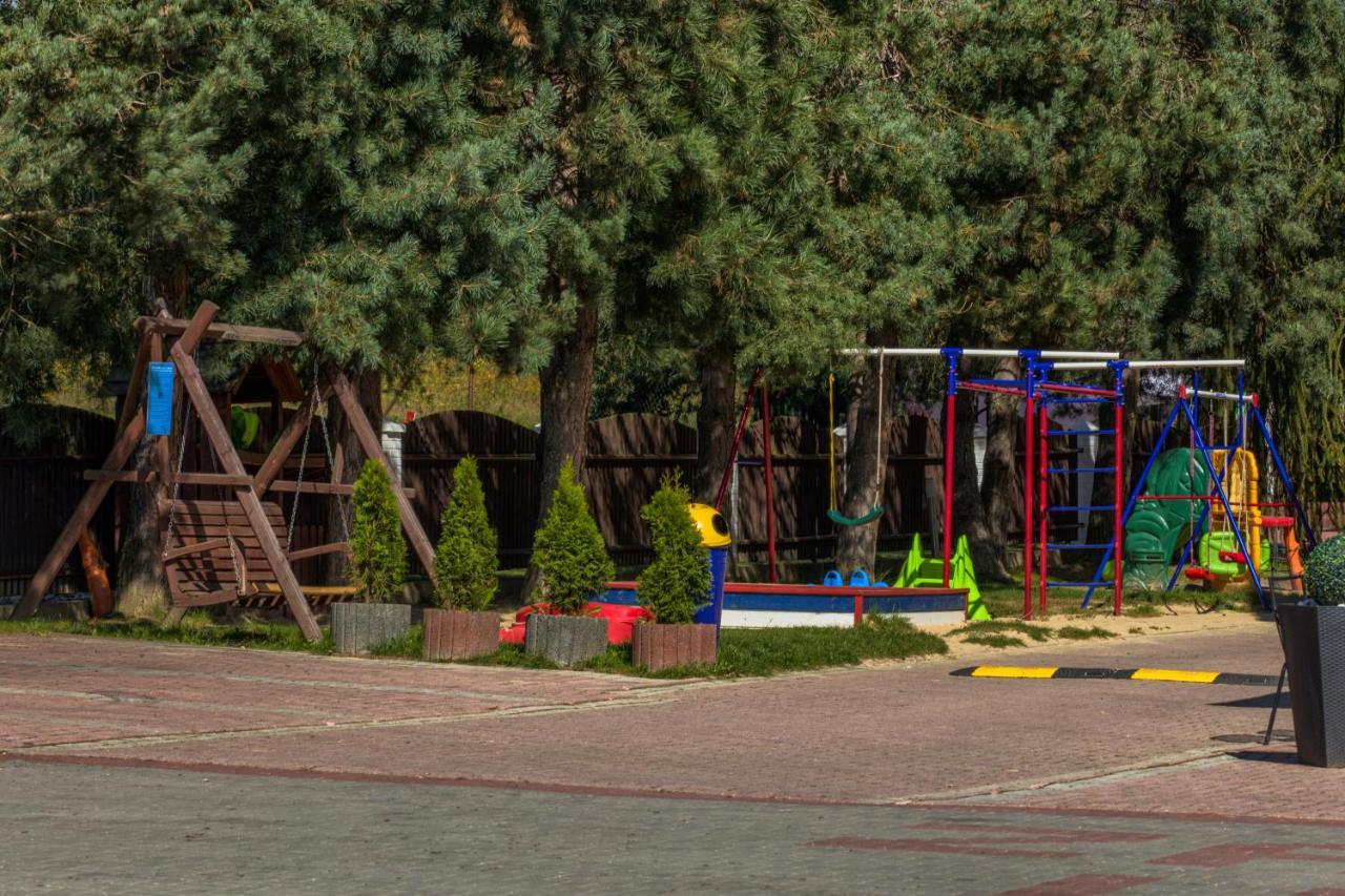 Zajazd Czorsztynski Маньови Экстерьер фото